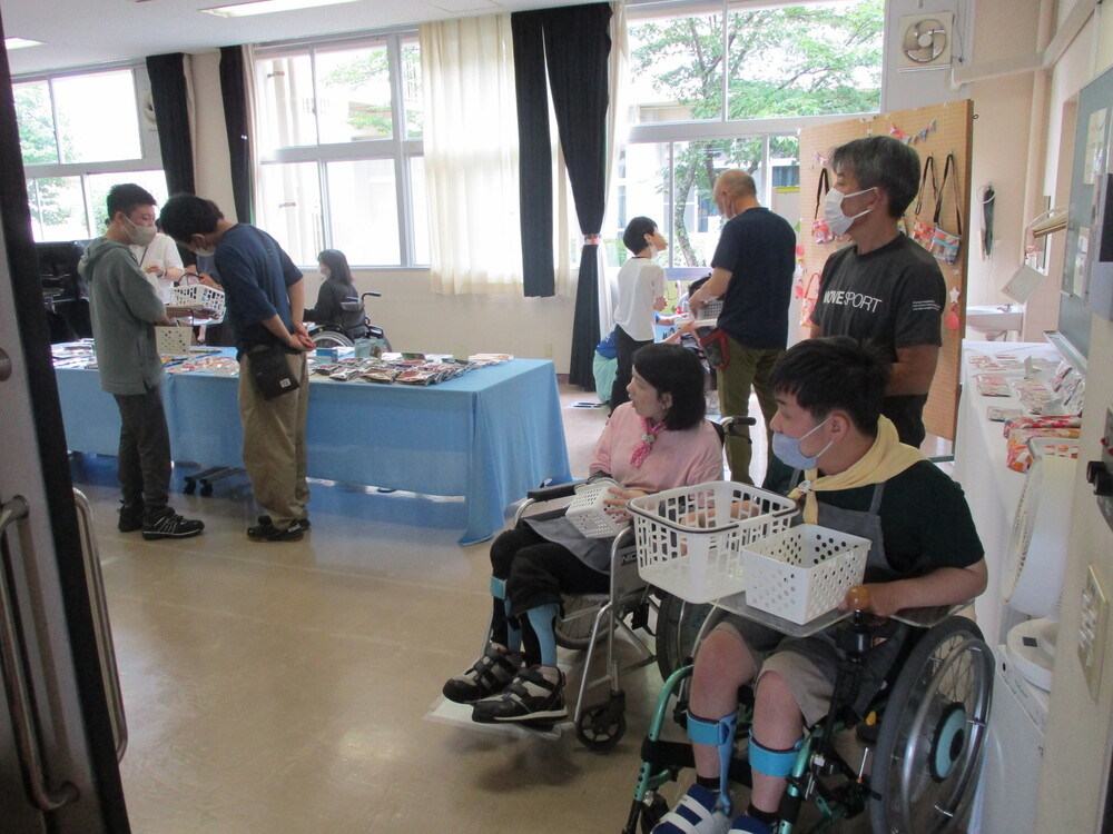04_販売会の様子1